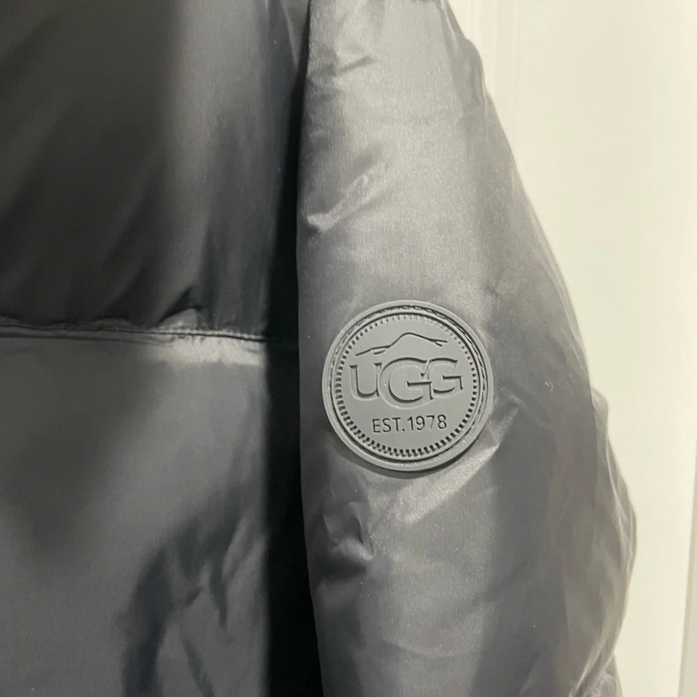 UGG Vickie Black Puffer Jacket Size XS - Picture 8 of 10